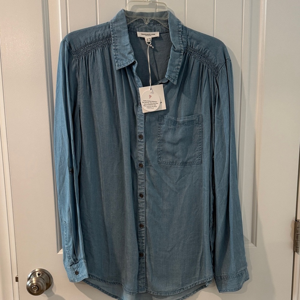 beachlunchlounge Light Blue Button-Down Shirt